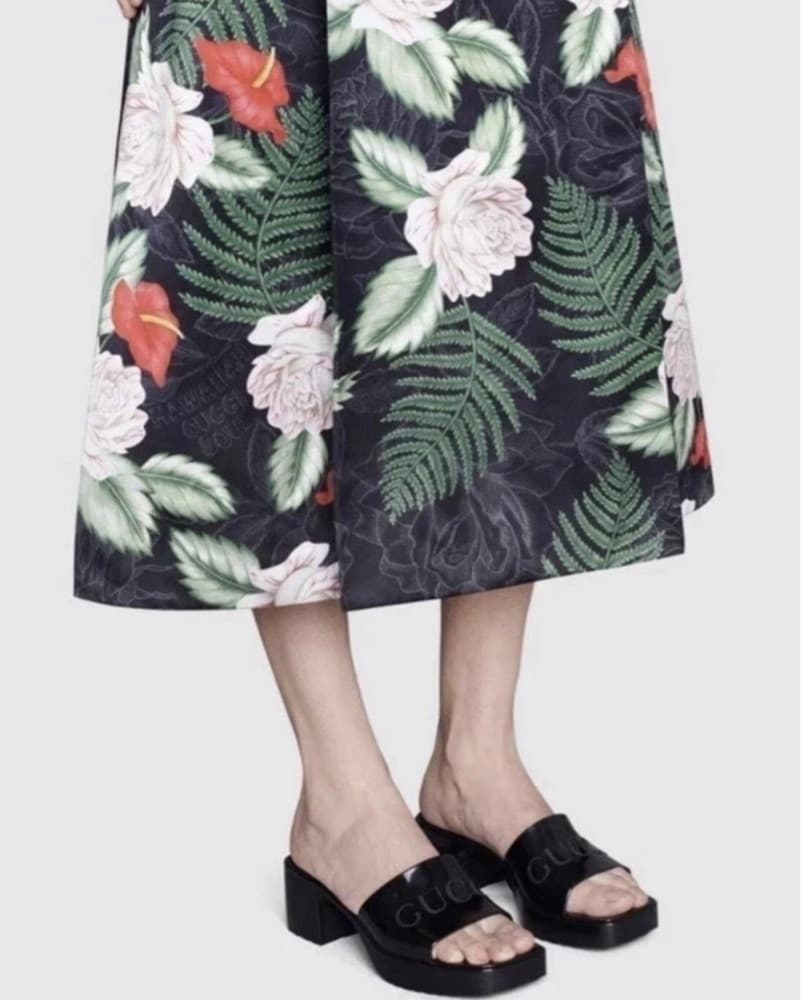 Gucci Black Logo Platform Slide Heels - Image 2