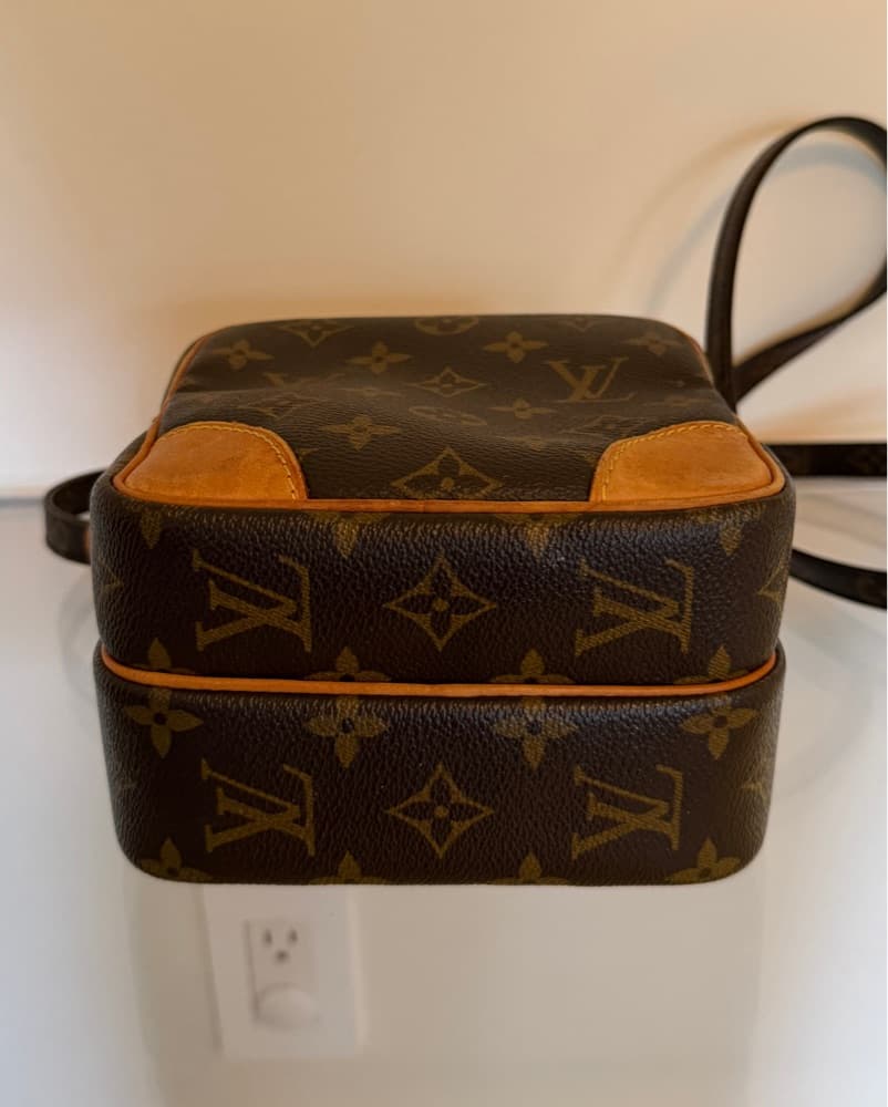 Louis Vuitton Crossbody Bag - Image 4