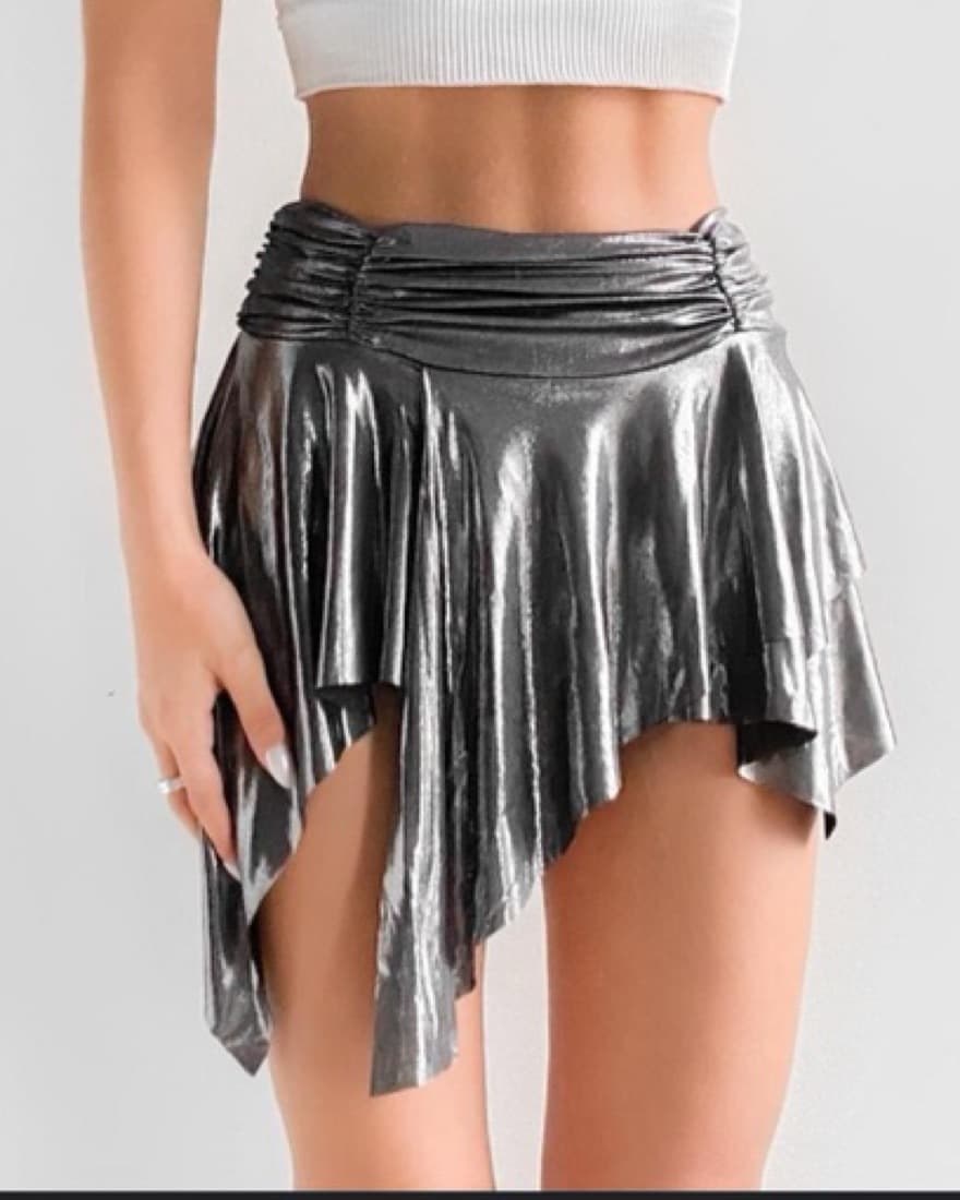 Stylish Pleated Metallic Skirt - Image 1
