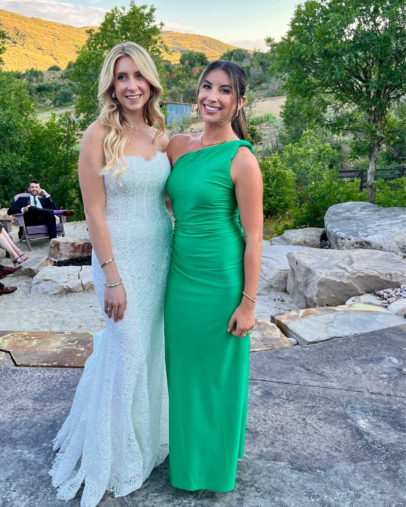 Stunning One-Shoulder Emerald Green Gown - Image 4