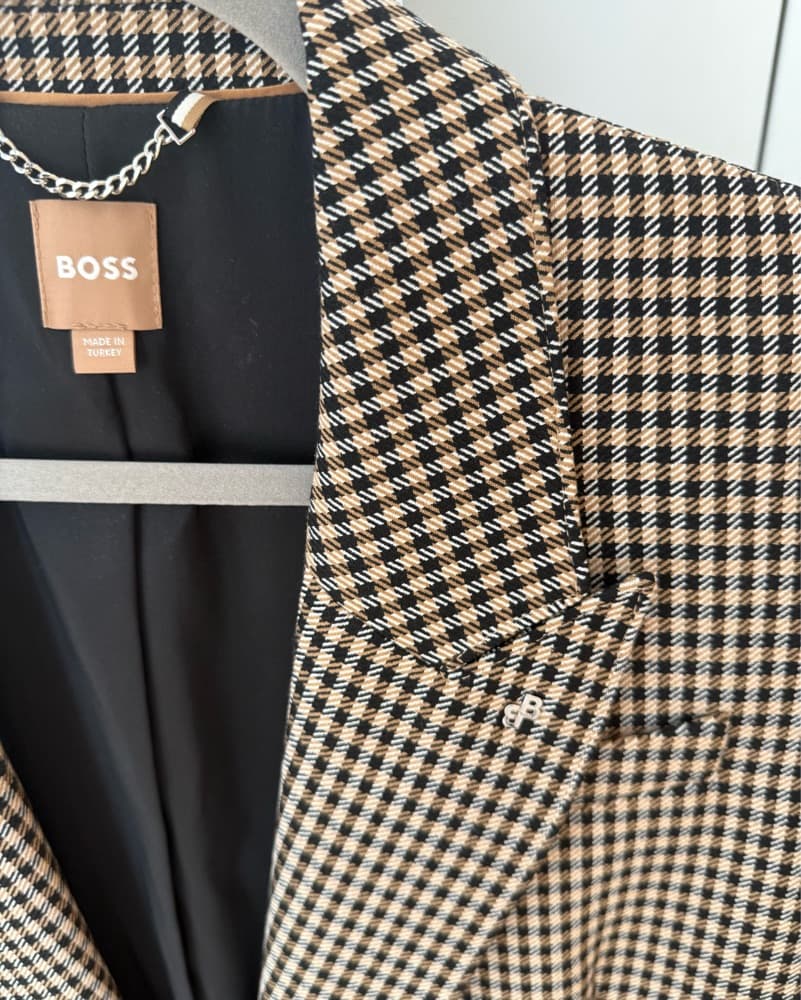 Oversized Hugo Boss Blazer - Image 5