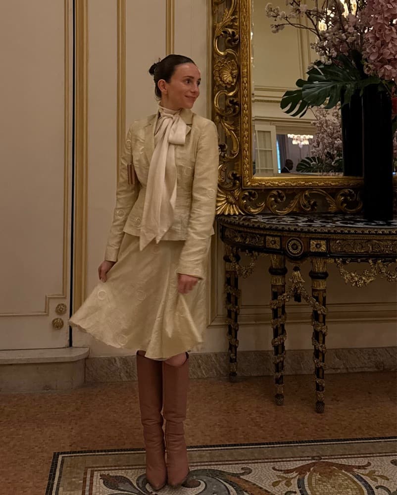Elegant Cream Set with Embroidery - Image 3