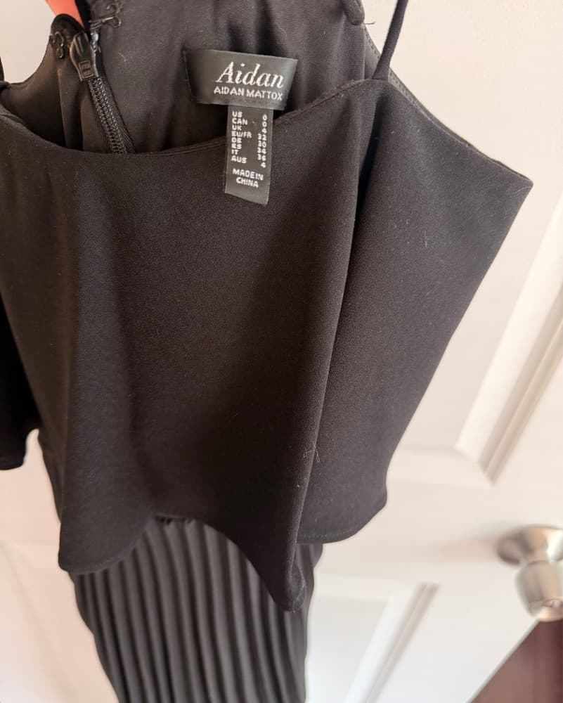 Elegant Pleated Midi Dress - Image 5
