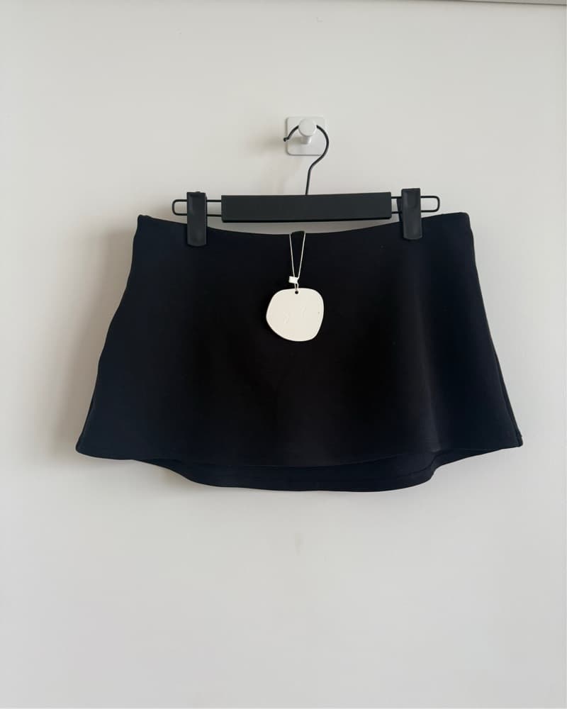 Geel Black Mini Skort - Image 2