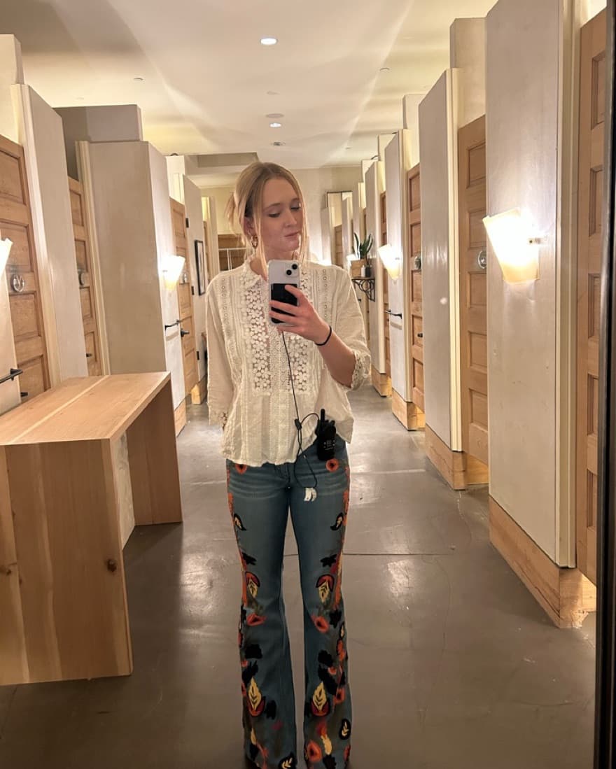 Alice & Olivia floral embroidered jeans - Image 4
