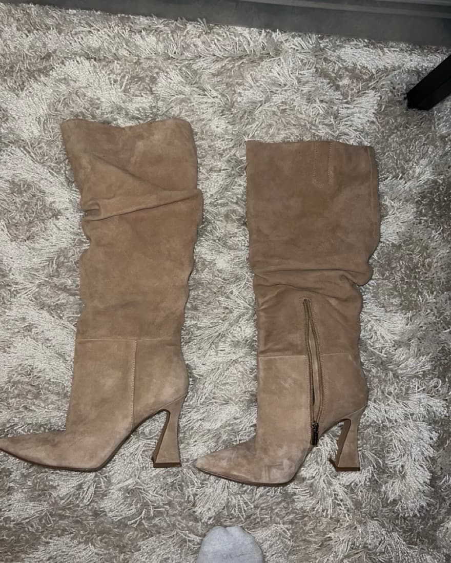 Vince Camuto Heeled Boots - Image 4