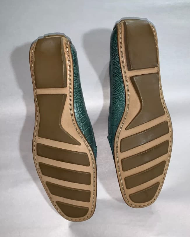 GUCCI size 7B croc driving mocs - Image 5