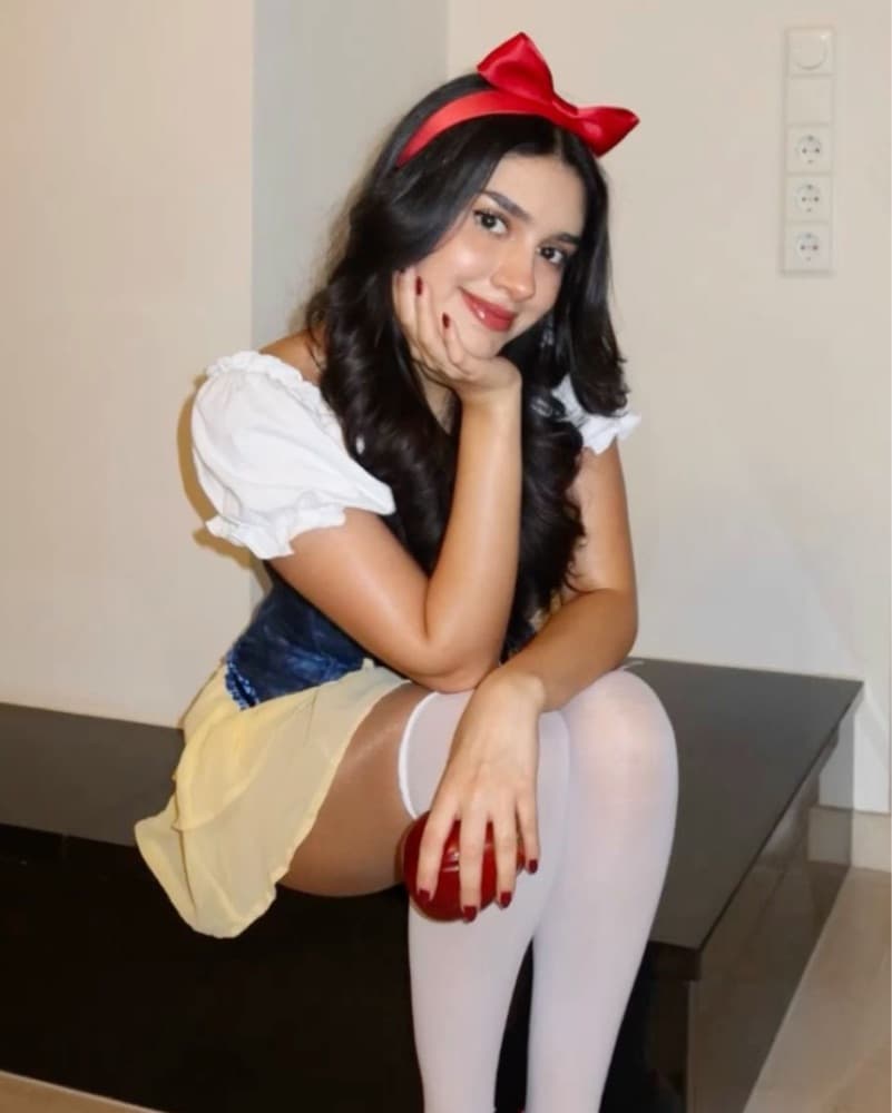  Snow White Disney Princess Costume - Image 1