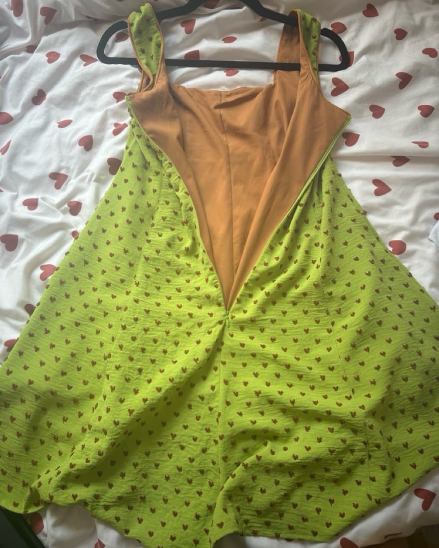 Green Dress With Hearts - Image 2