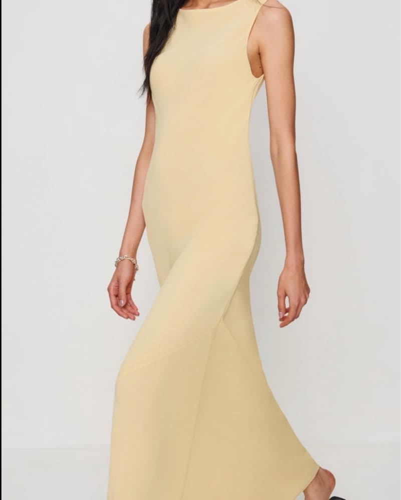 Elegant Maxi Dress in Sunny Yellow - Image 2