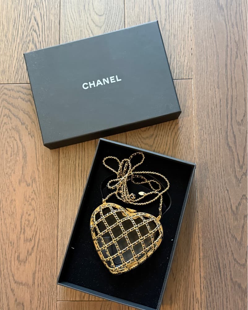 Chanel Heart Miniaudiere Clutch - Image 3