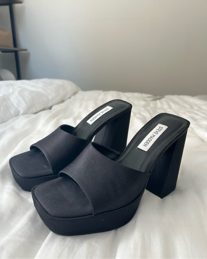 Black Steve Madden Block Heels - Image 2