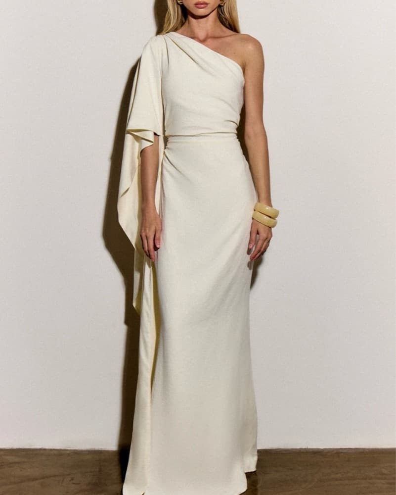 Elegant One-Shoulder Gown - Image 1