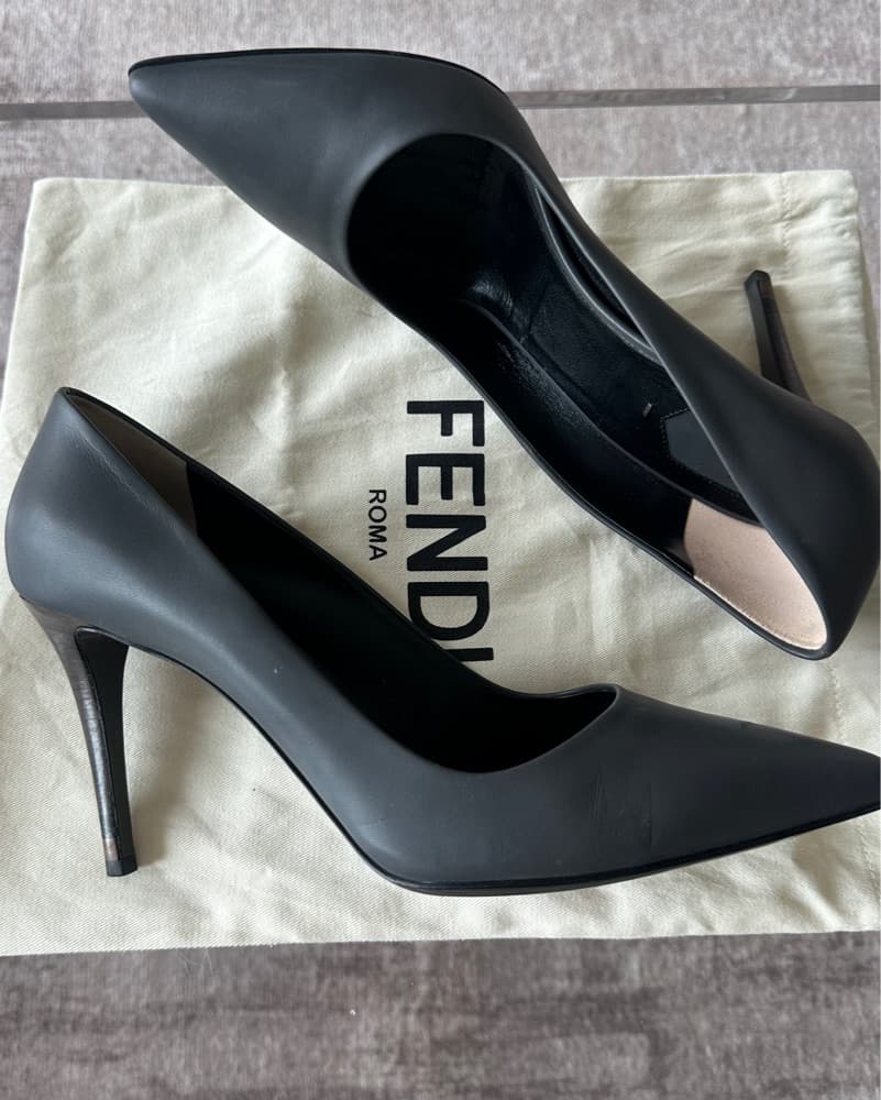 Fendi Roma Pumps Charcoal - Image 5