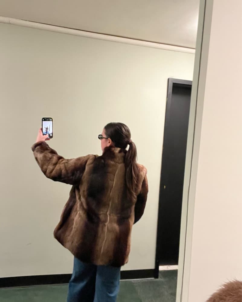 Luxurious Brown Parisian Fur Coat - Image 3
