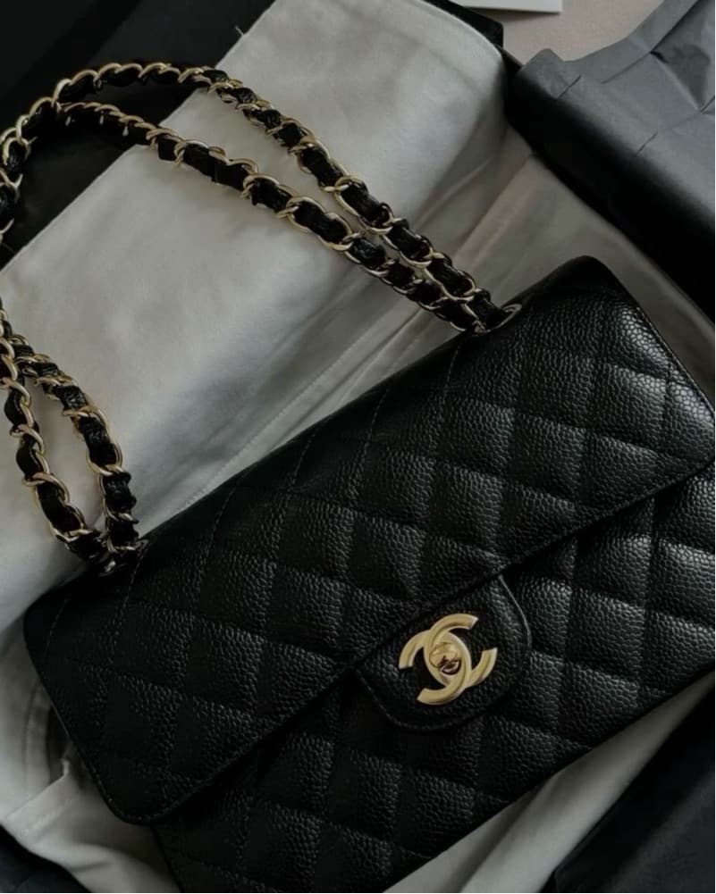 Iconic Quilted Leather Chanel Crossbody Bag - Image 1