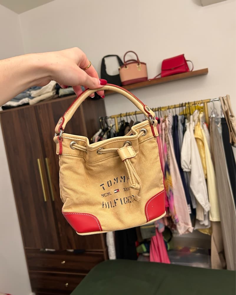 Adorable Tommy Hilfiger Pouch Bag - Image 2
