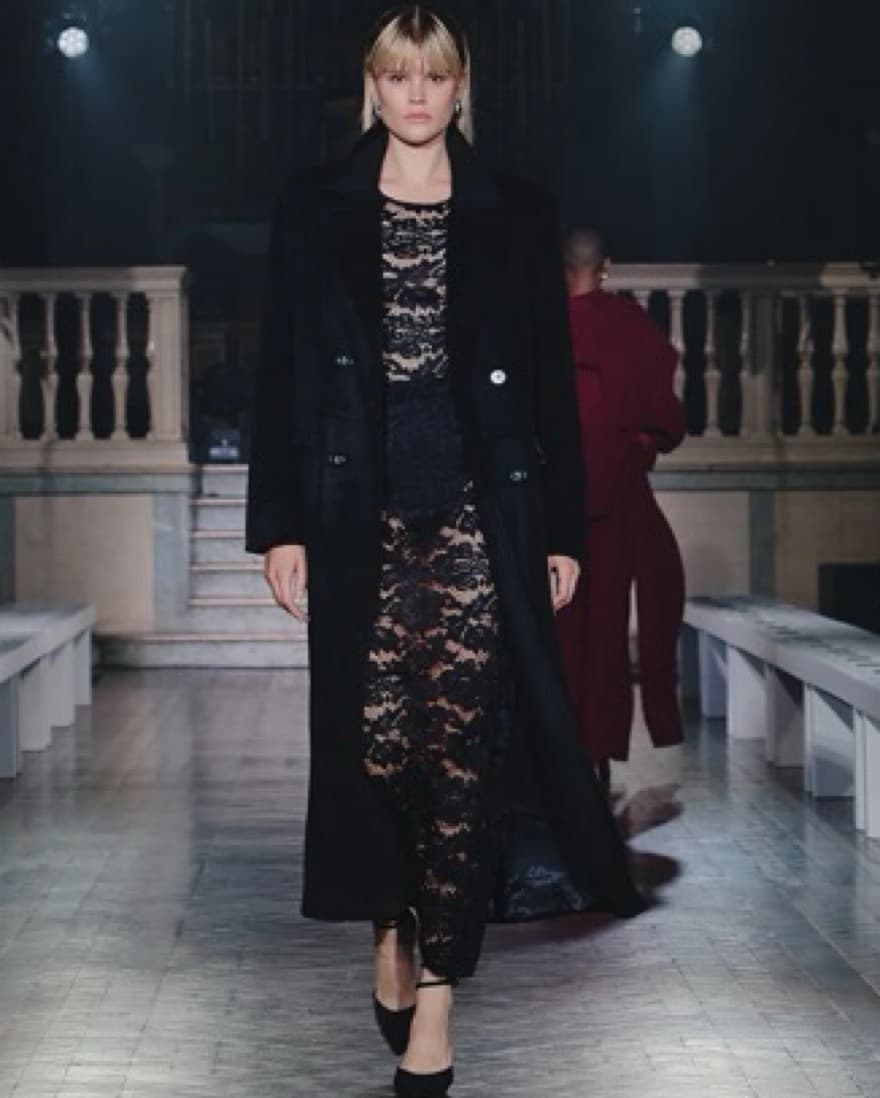Lace Skirt And Top - Image 4