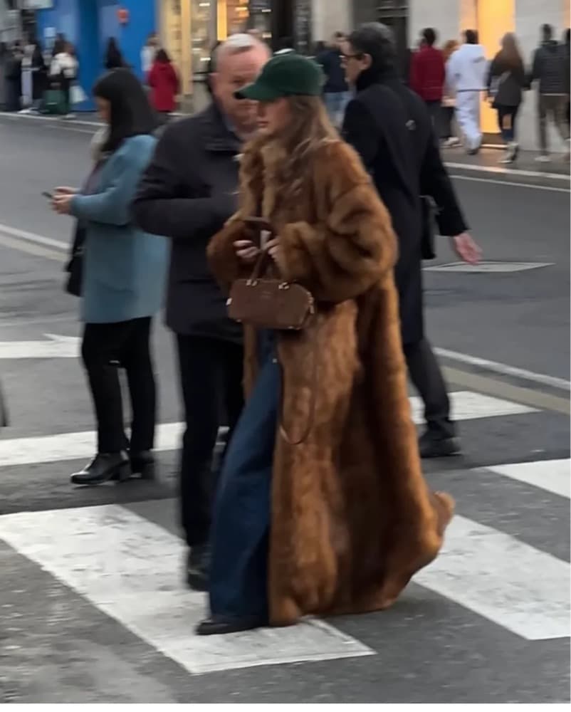 Khy Fur Coat  - Image 4