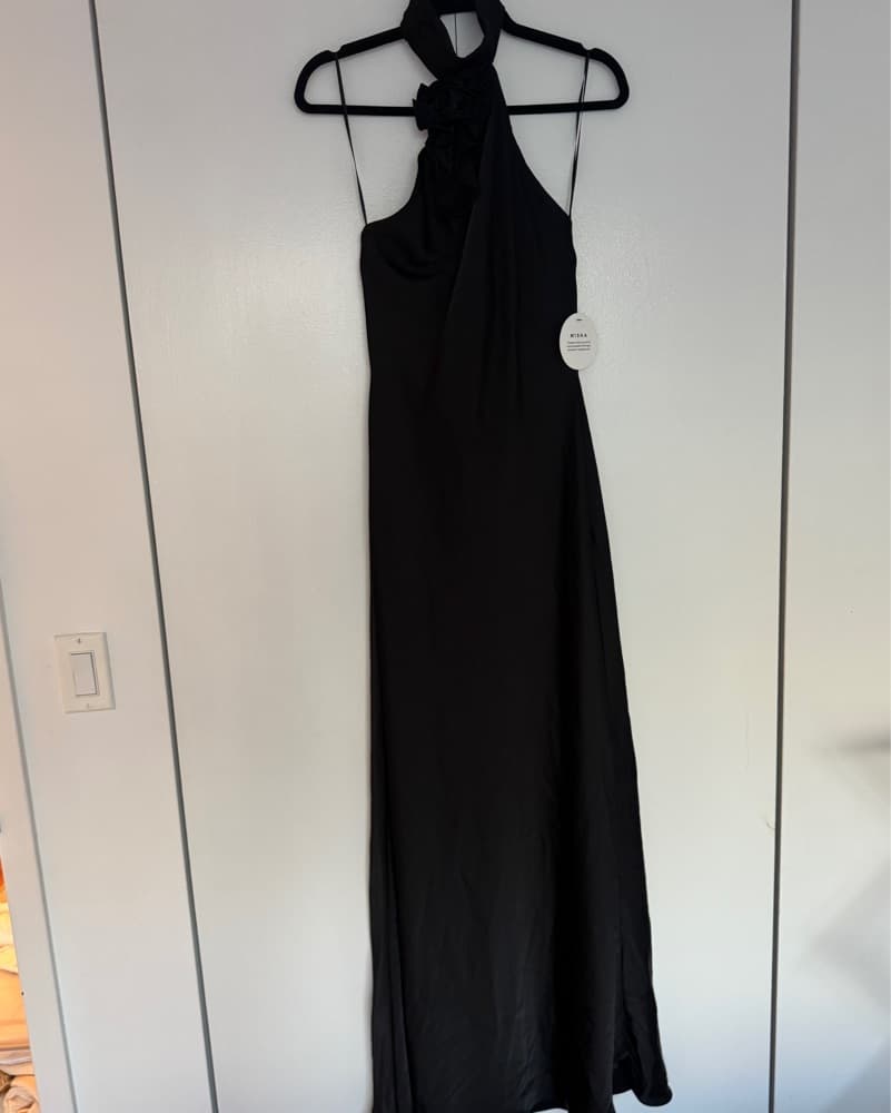 Elegant Halter Neck Gown - Image 3