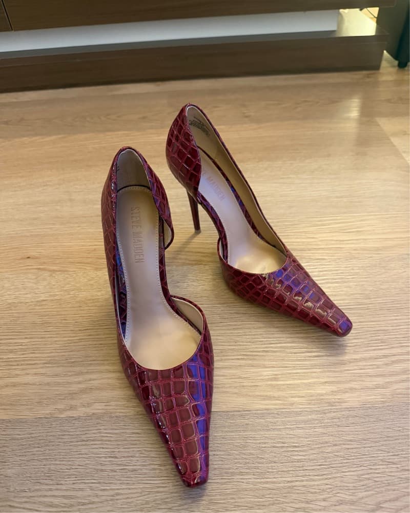 Red High Heels - Image 2
