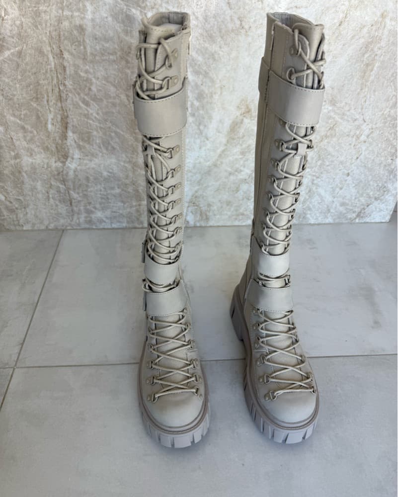 Rugged Chic Platform Boots - Image 1