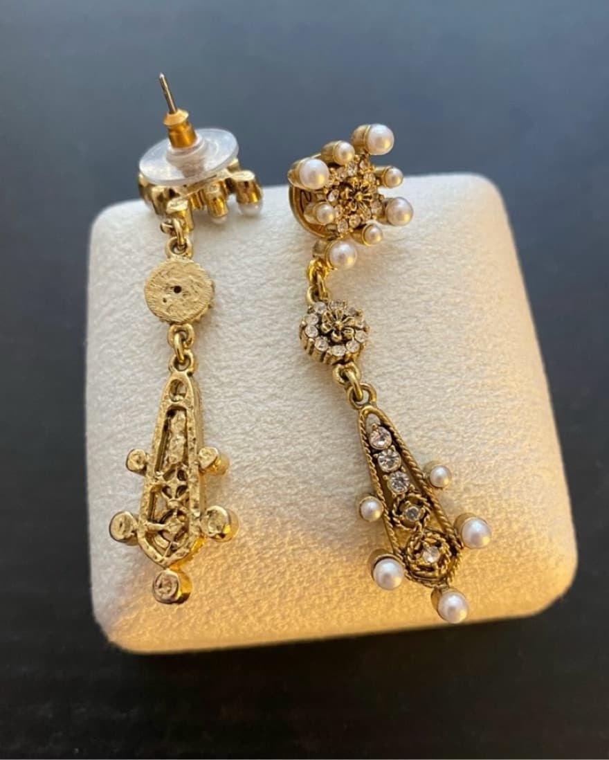 Oscar de la Renta Earrings - Image 4