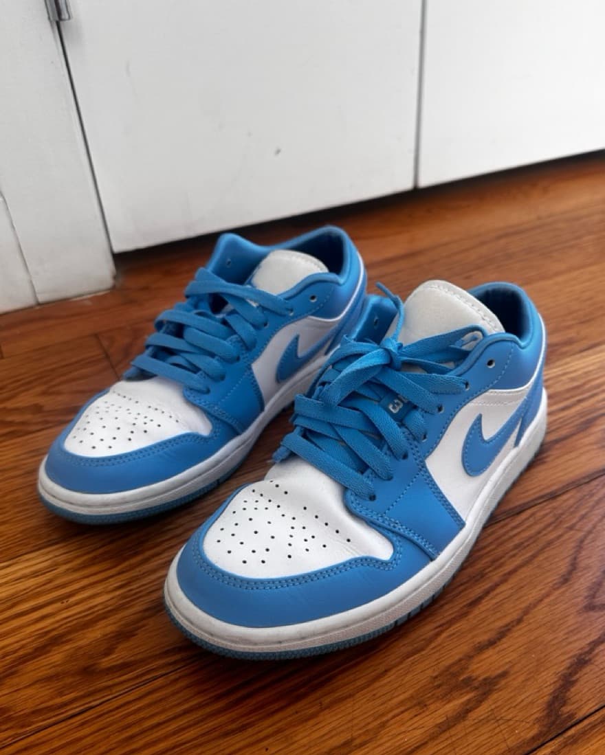 Jordan AJ 1 Low (UNC) Sneakers - Image 2