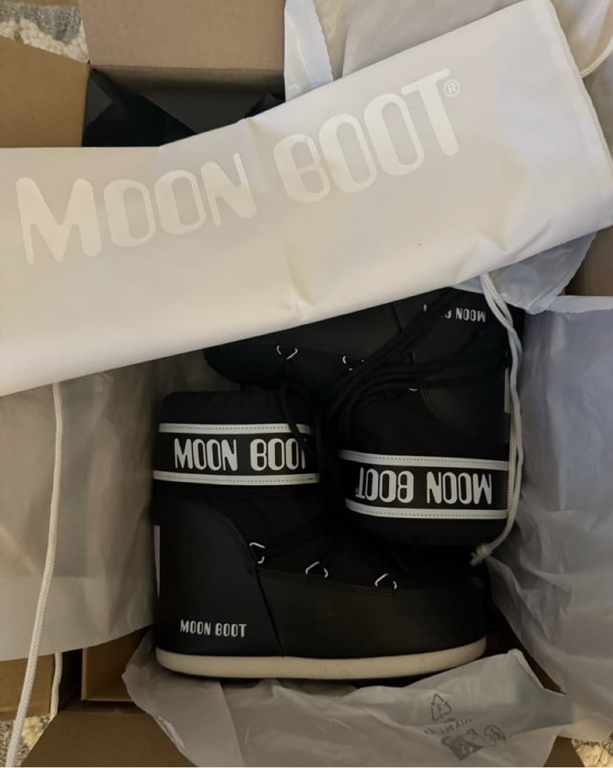 Moon Boots - Image 2